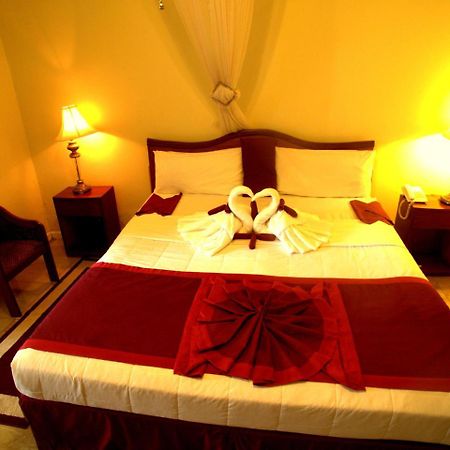 Executive Airport Hotel Εντέμπε Εξωτερικό φωτογραφία